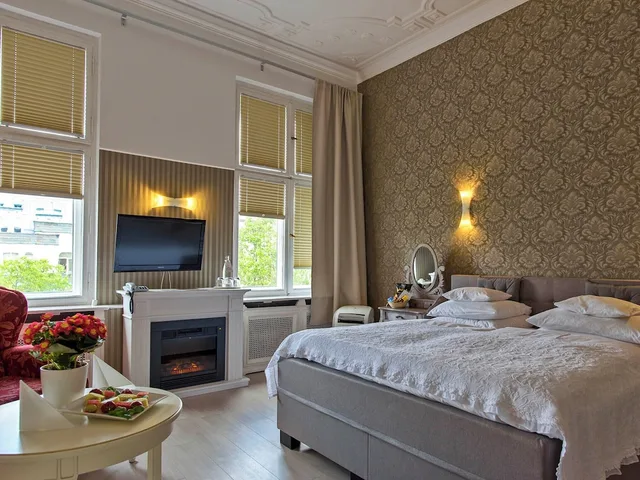 غرفة غراند كلاسيكية بسرير كوين وسرير فردي، HOTEL AUGUSTA 4/6
