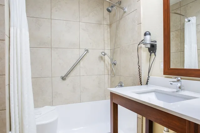 غرفة بسريرين مزدوجين لذوي الإعاقة، Comfort Inn Piketon near Fairgrounds 3/4