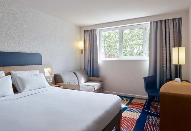 Room, Triple, Double Bed, Sofa, B&B Hotel Cergy Port 4 Stars 1/1