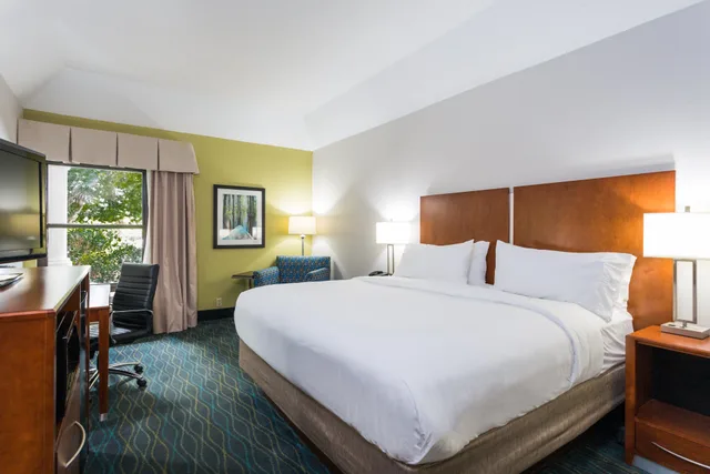 غرفة بسرير كينج لذوي الإعاقة، Holiday Inn Express Hotel And Suites Wilmington University Center 1/3