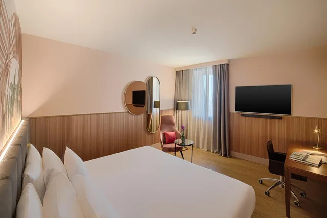 Premium, Double or Twin Bed, VIP Floor، NH Collection Milano Touring 3/9
