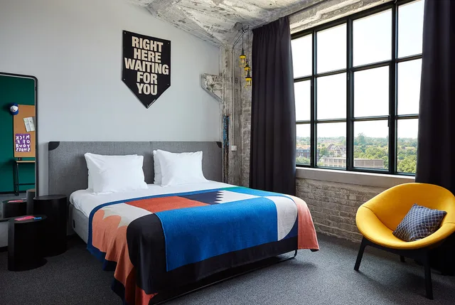 Studio De Luxe, The Social Hub Maastricht 1/5