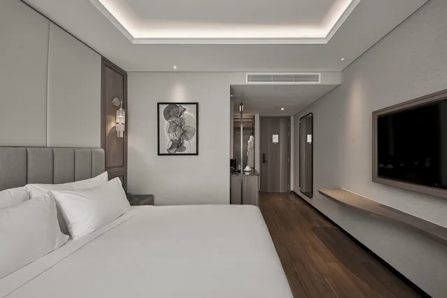 Connecting, Deluxe, King and Twin Beds, La Siesta Premium Sai Gon 1/5