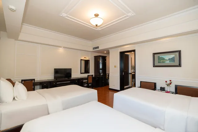 Deluxe, Triple, 3 Beds, French Building، Ninh Binh Legend Hotel 1/1