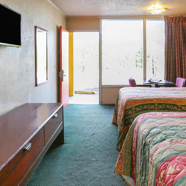 غرفة بسريرين مزدوجين للمدخنين، MAGNUSON HOTEL OPELIKA 4/7