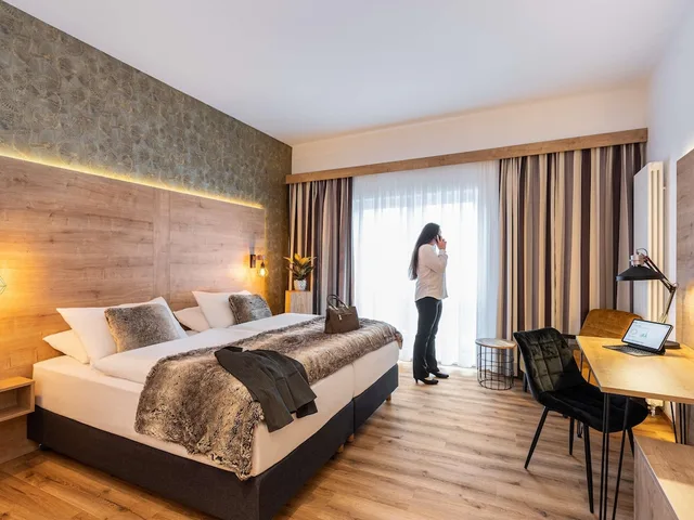 غرفة بريفيليج بسرير كينج بإطلالة على الفناء، Mercure Hotel Bad Oeynhausen City 2/4