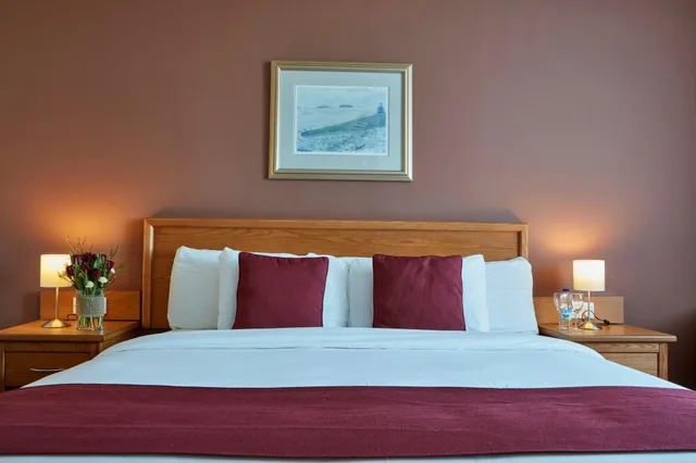 Contemporary, 2 Queen Beds, Accessible، Future Inns Cardiff Bay 1/1