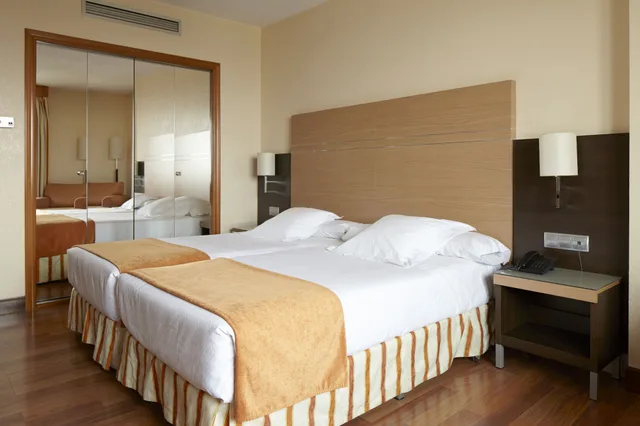 Comfort, Twin Beds, Blanca de Navarra 2/5