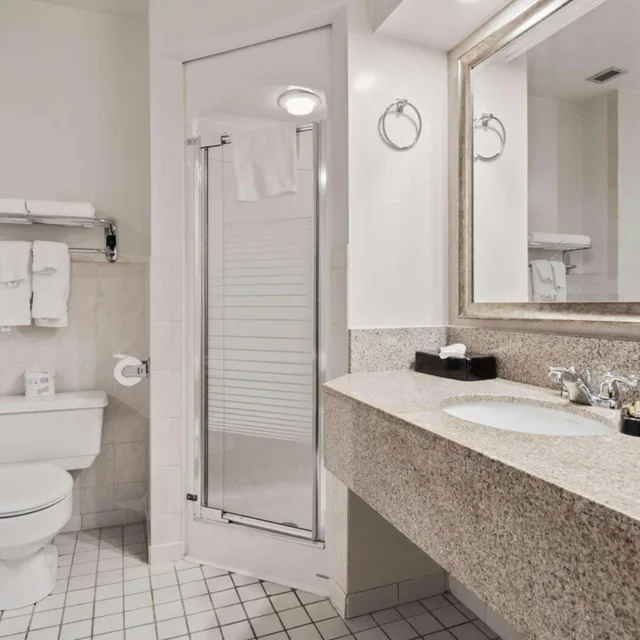 Tower, King Bed, Hot Tub، Best Western Plus Cairn Croft Hotel 5/9