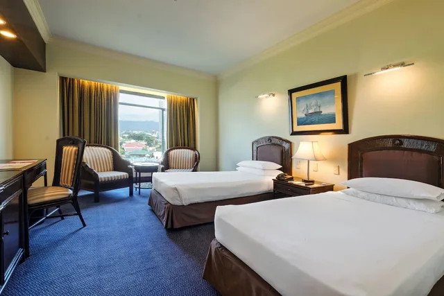 Superior, Waterfront Cebu City Hotel and Casino 1/10