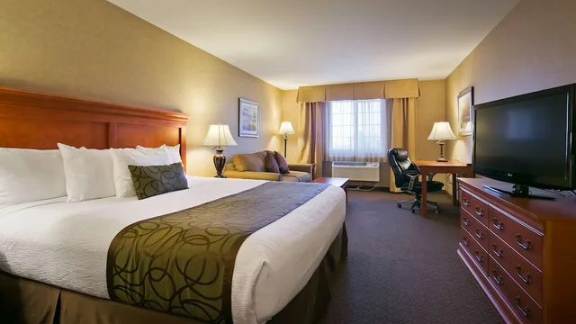 غرفة قياسية بسرير كينج لذوي الإعاقة، Best Western Plus Kennewick Inn 2/4