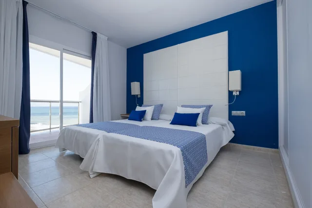 غرفة جونيور بسريرين منفصلين بإطلالة على البحر، Ibersol Torremolinos Beach 2/7