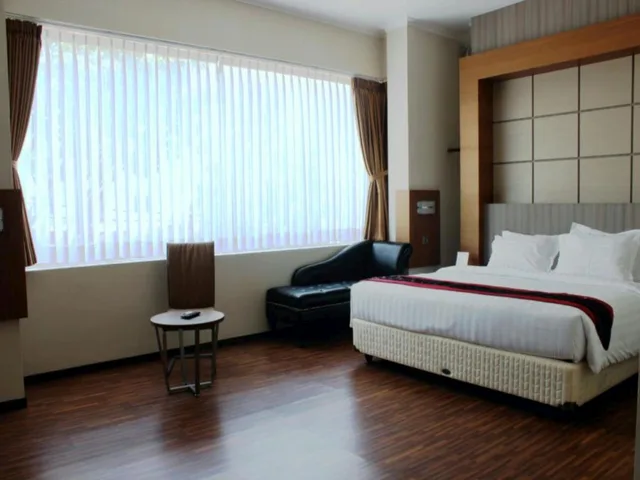 غرفة تنفيذية، Ideas Hotel Ibrahim Adjie 1/1