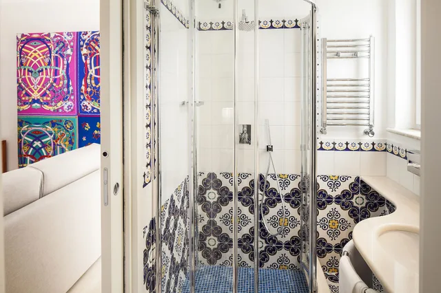 جناح بسرير كوين، Albergo San Montano 2/8