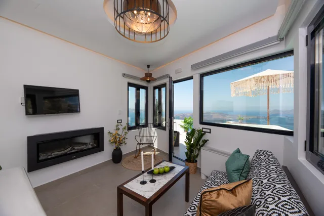 Interior, Executive, Suite, Sea View, Outdoor Jetted Tub, Day Dream Luxury Suites 1/2