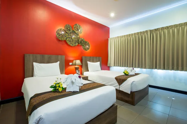 Standard Room, YouDee Hotel Patong 3/6