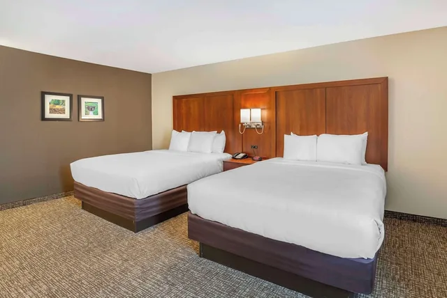 Room, 2 Queen Beds, Pet Friendly, Comfort Inn Petersburg Fort Lee Area 2/10