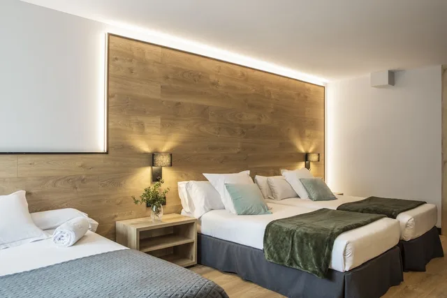 غرفة ثلاثية بثلاثة أسرّة، Acta Arthotel 4/5