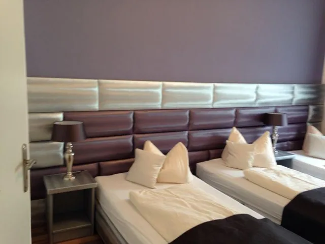 غرفة ثلاثية، Hotel Am Wehrhahn 5/7