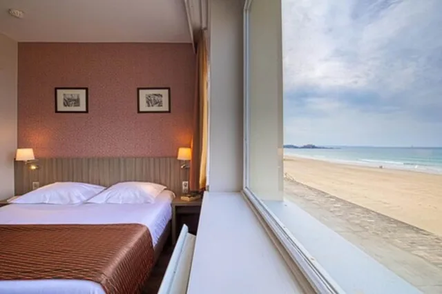 غرفة بسرير مزدوج بإطلالة على البحر، Le Jersey Hotel 1/2
