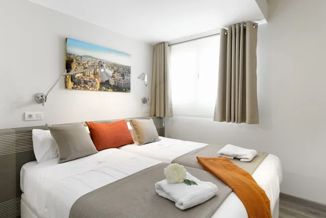شقة بسرير مزدوج وسريرين منفصلين بشرفة بغرفتي نوم، Mercedes Heritage Barcelona Apartments 4/6