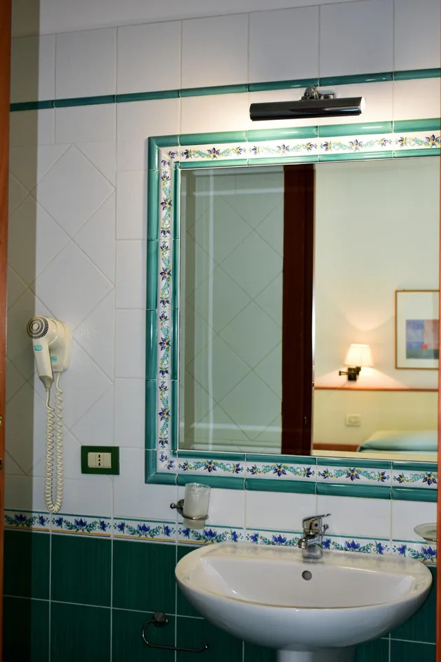 Room, Double Bed, Street View، Hotel Amyclae 3/10
