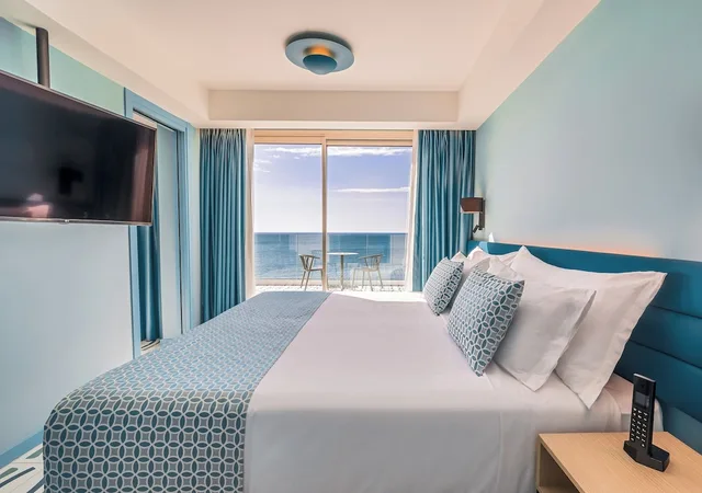 غرفة ديلوكس بسرير كينج بإطلالة على البحر بشرفة، Barcelo Benidorm Beach 2/8