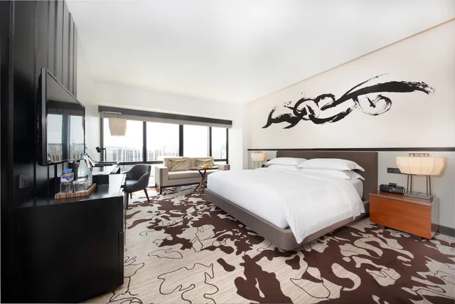 غرفة ديلوكس بسرير مزدوج أو سريرين منفصلين بإطلالة على المسبح، City of Dreams Nobu Hotel Manila 1/4