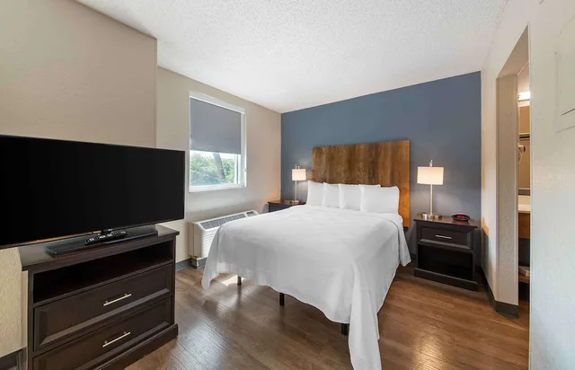 استوديو ديلوكس بسرير كوين مع أريكة لذوي الإعاقة، Extended Stay America Miami Airport Doral 25th St 1/3