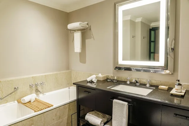Style, King Bed، Casa Lucia Member of Melia Collection 8/10