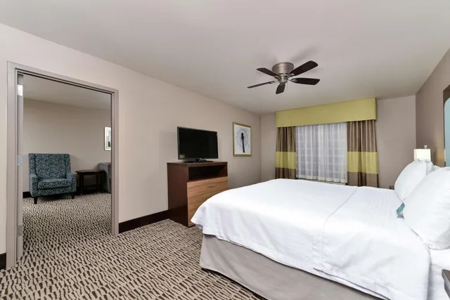 جناح بسرير كينج مع أريكة لذوي الإعاقة، HOMEWOOD SUITES BY HILTON CINCINNATI MASON 2/3