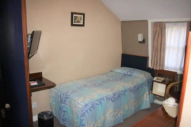 غرفة مفردة كبيرة، Mitre House 3/6