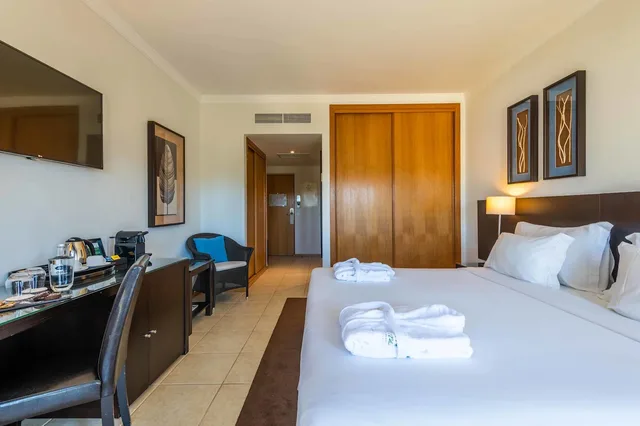 غرفة سوبيريور بسرير مزدوج أو سريرين منفصلين بشرفة، Vale D'oliveiras Quinta Resort And Spa 2/3