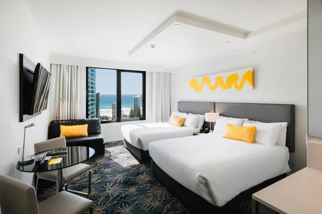 غرفة قياسية بسريرين مزدوجين بإطلالة على البحر، voco Gold Coast 5/8