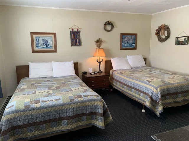Motel, Standard, 2 Double Beds، Carroll Motel & Cottages 1/3
