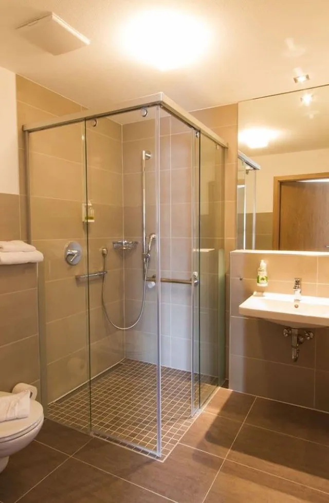 غرفة قياسية ثلاثية بسريرين منفصلين مع أريكة، HOTEL LINDLEINSMUHLE 3/3