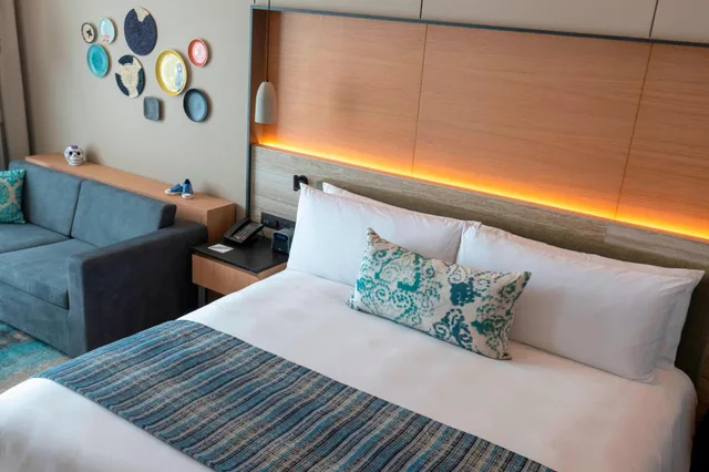 غرفة ديلوكس بسرير كينج، Renaissance Cancun Resort And Marina 5/8