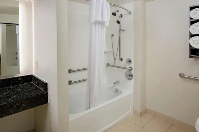 جناح بسريرين مزدوجين بغرفة نوم واحدة لذوي الإعاقة، Homewood Suites by Hilton Boston-Billerica/Bedford/Burlington 2/2