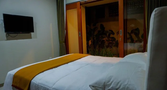 غرفة قياسية بسرير كوين، Hastina Hotel Lombok 2/3