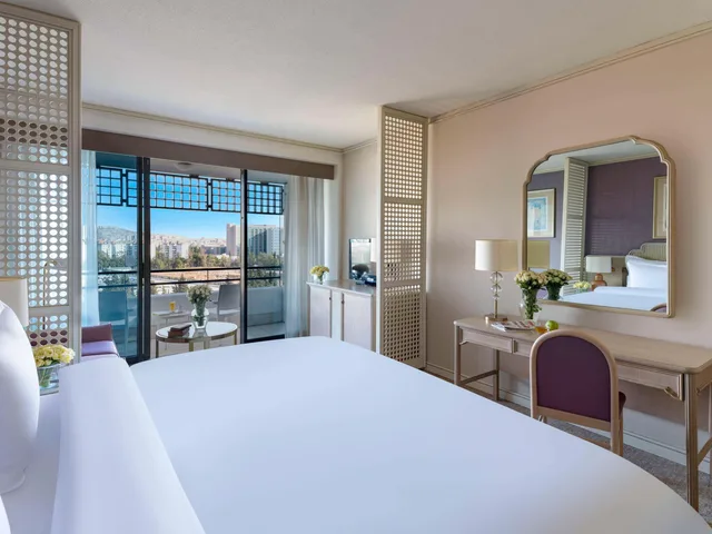 Deluxe, King Bed, City View, Rixos Downtown Antalya 2/5