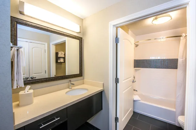 جناح بسرير كوين بغرفة نوم واحدة لذوي الإعاقة، Staybridge Suites Albany Wolf Rd Colonie Center 6/6