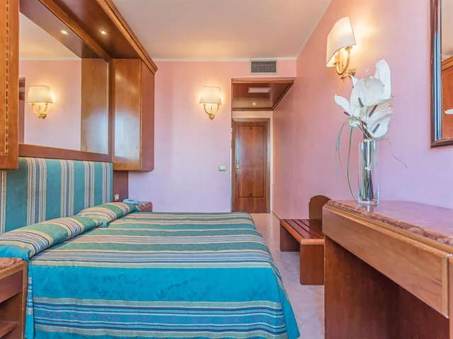 غرفة قياسية بسرير كينج، Raeli Hotel Siracusa 7/10