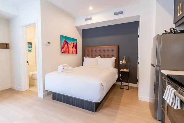 Micro Room, Suite, Queen Bed، Basecamp Resorts Revelstoke 1/3