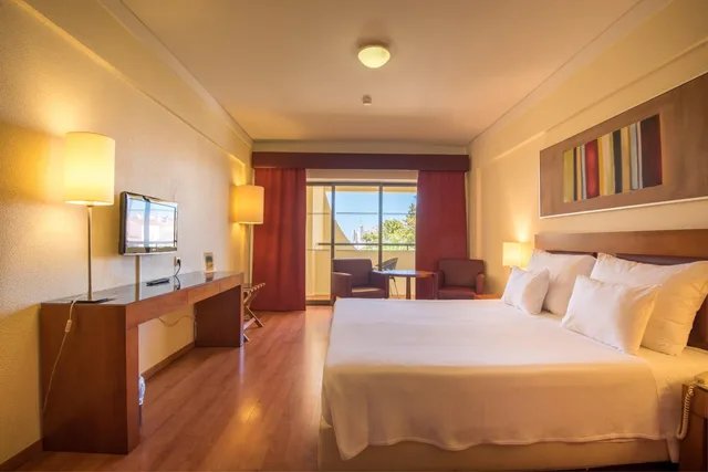 2 Bedrooms, Suite, Vila Gale Cerro Alagoa 4/8