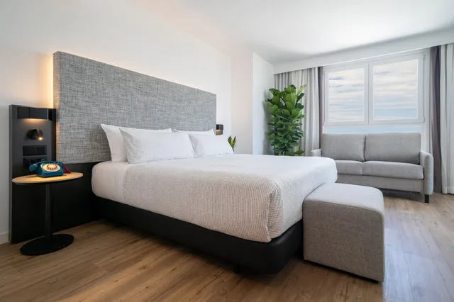 Room, Double Bed, Terrace, INNSiDE Madrid Valdebebas 2/3