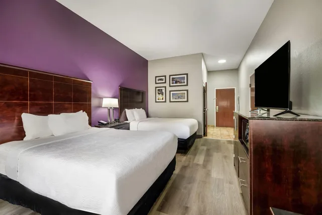 Room, Quadruple, 2 Queen Beds, Accessible, La Quinta Inn & Suites by Wyndham Louisville East 1/6