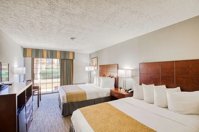 غرفة قياسية بسريرين كوين، Best Western Green Valley Inn 1/5