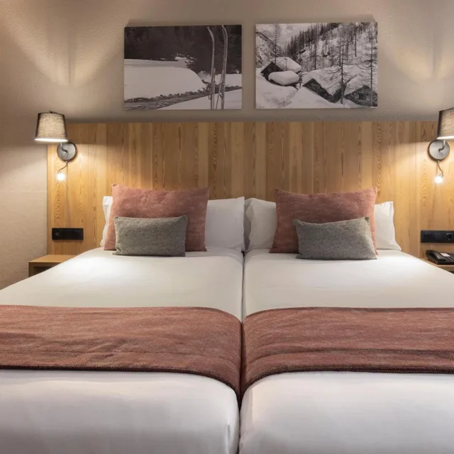 Interior, Double Bed, Hotel Grand Pas 7/10