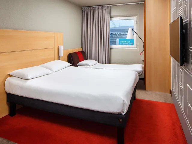 غرفة عائلية بسرير مزدوج مع سرير إضافي، ibis London Wembley 1/7