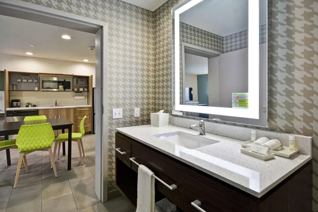 جناح بسرير كينج بغرفة نوم واحدة مع أريكة، Home2 Suites By Hilton Texas City Houston 3/4